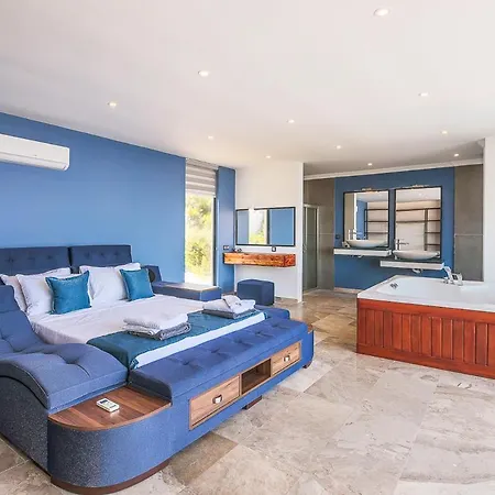 Sleeps 8 With Pool Air Con And Wifi Kalkan