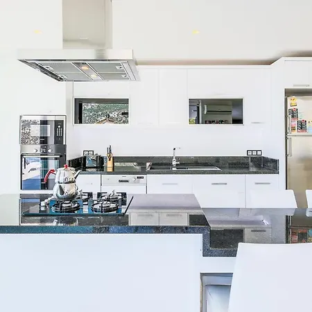 Sleeps 8 With Pool Air Con And Wifi Villa *