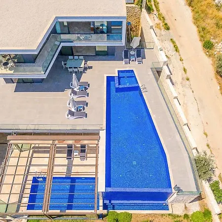 Sleeps 8 With Pool Air Con And Wifi Villa *