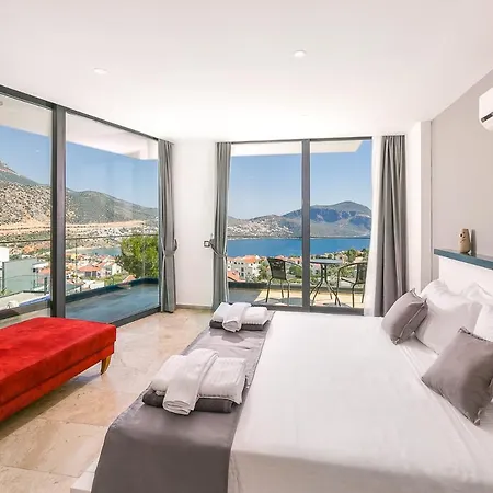 Villa Sleeps 8 With Pool Air Con And Wifi